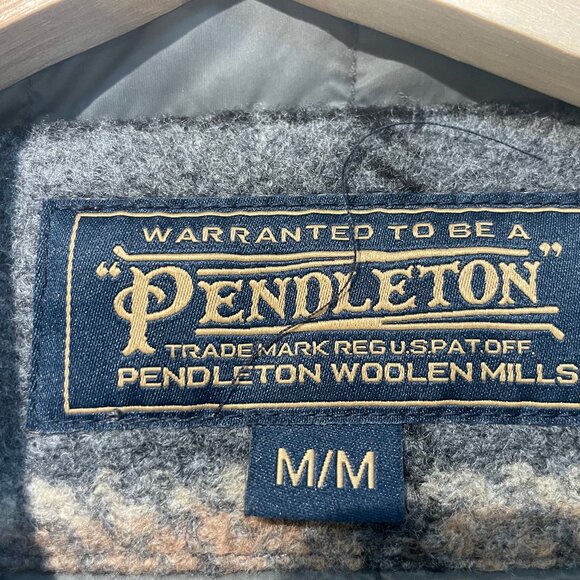 Pendleton WOMEN'S wool plaid BARN COAT - Picture 2 of 6